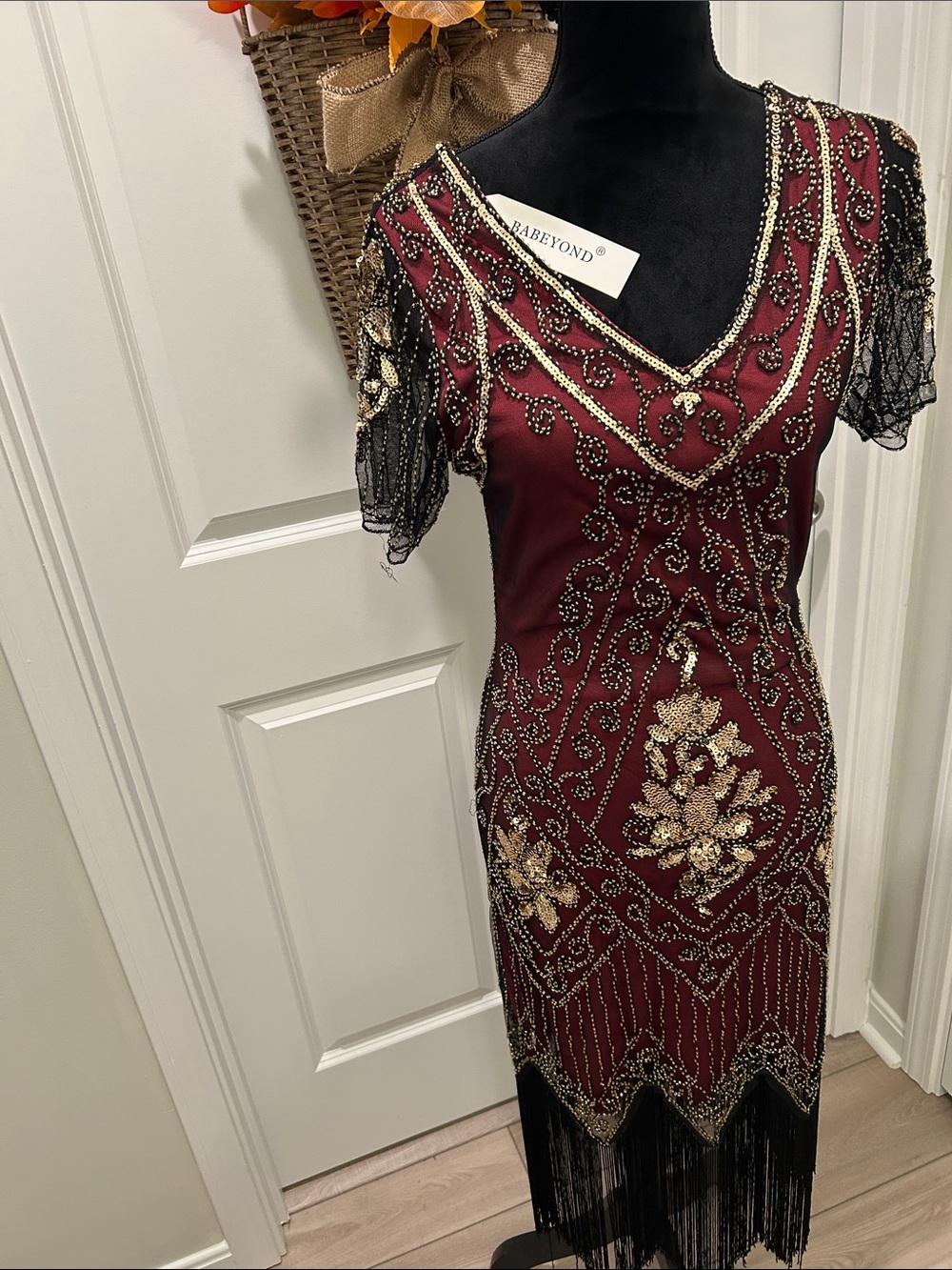 Babeyond Burgundy Flapper Dress with Gold Beading and Headband Feather XS - Picture 4 of 16